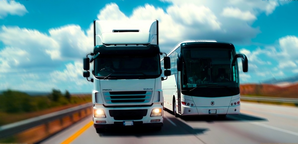 The Essential Guide to Choosing Heavy-Duty Engine Oil for Trucks and Buses